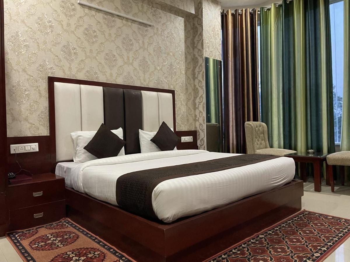Sumedha G Village Resort And Spa Raiwala Exterior photo